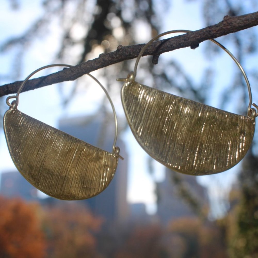 Anthropologie Rylan Gold Crescent Hoop Earrings - Picture 13 of 15